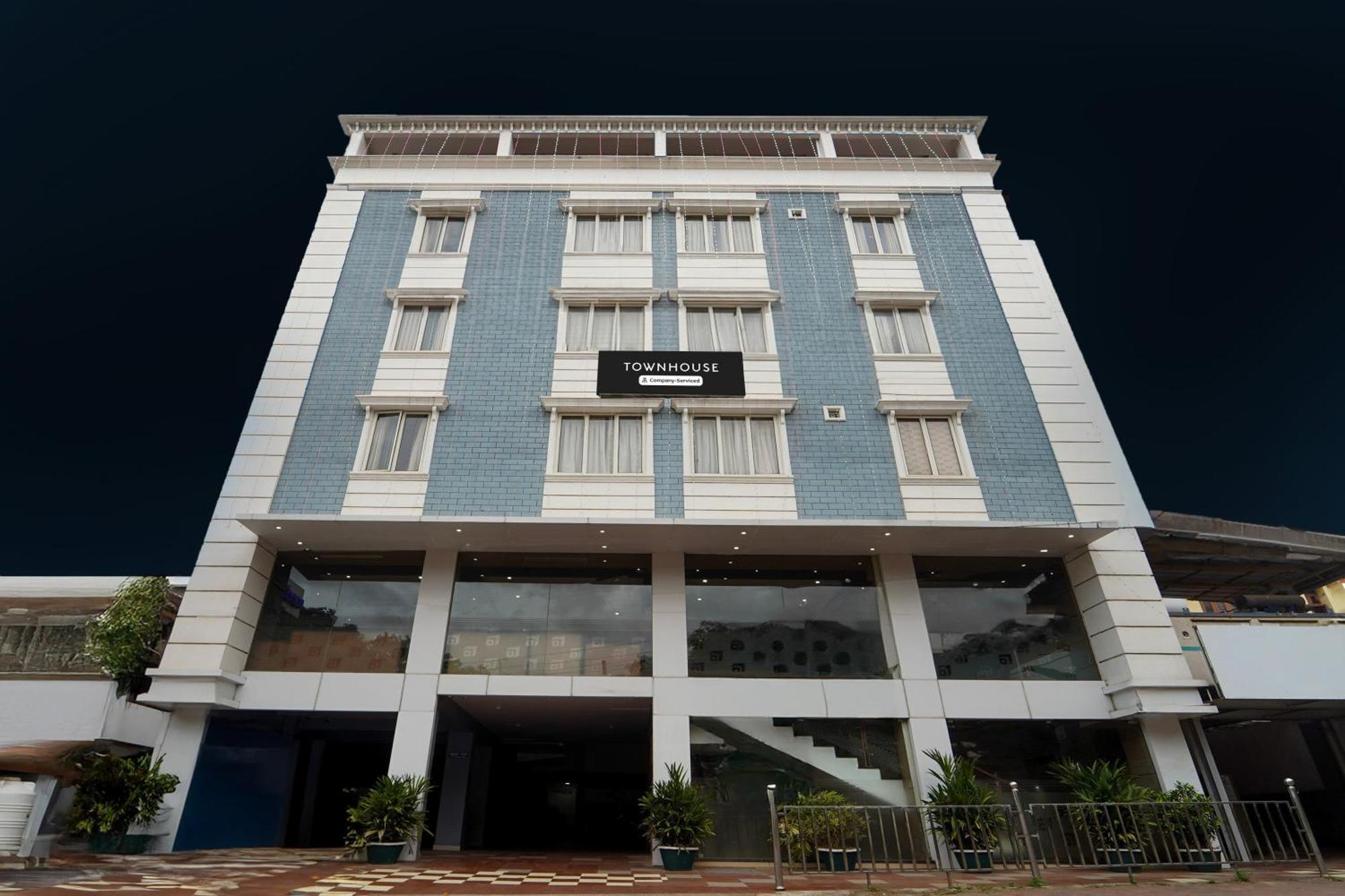 Super Townhouse Mg Road Trivandrum Formerly Nandanam Park Hotel Thiruvananthapuram Exterior photo